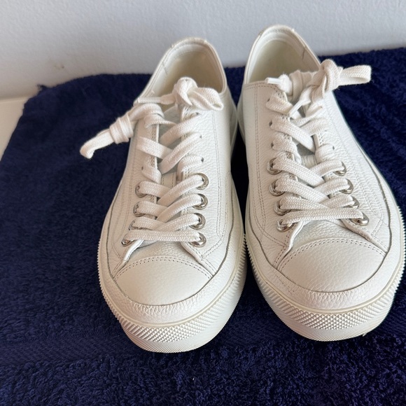 Givenchy City Court White - Size 7.5